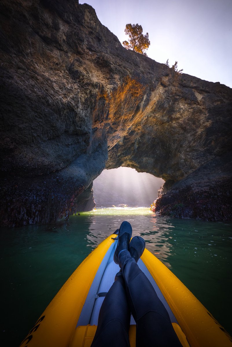 KennethLerose's tweet image. Went out to the ocean and found some cool sea caves 🤩