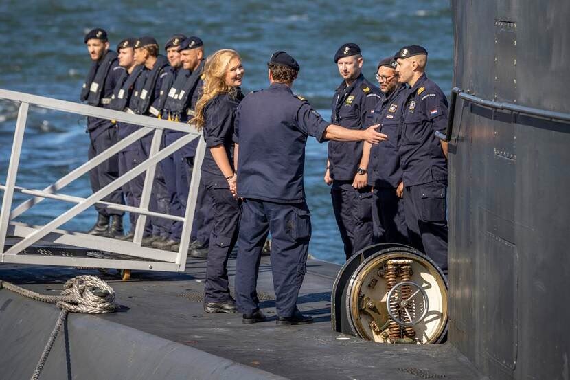 DefensieStas's tweet image. Mooi nieuws vanavond: Prinses Amalia gaat aan de slag bij Defensity College. Ik heet haar van harte welkom bij Defensie. 

Goed dat jonge mensen – ook van het Huis van Oranje – hun kennis en inzet willen verbinden aan onze krijgsmacht.