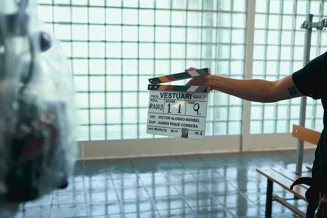 FastenFilms's tweet image. Un solo plano. Tres años de rodaje. Dieciocho chicos adolescentes creciendo frente a la cámara.
Empieza #Vestuari, un cortometraje sobre la construcción de la masculinidad en la adolescencia que nos acompañará a lo largo del tiempo.
@somFractal #VictorAlonsoBerbel