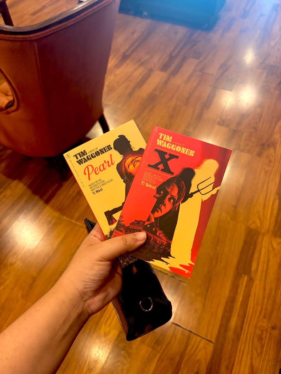 Happy Monday, my darling loves! What are you reading? Here’s my latest book haul 💋📚