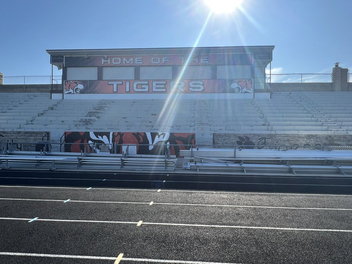 PrepRunningNerd's tweet image. Continuing my summer tour of high school tracks, I stopped by Jug Brown Stadium in Falls City on Friday. Completed in 1942 through the Works Project Administration (the 1939-1943 successor to the Depression-era Works Progress Administration), the grandstand and perimeter wall are…