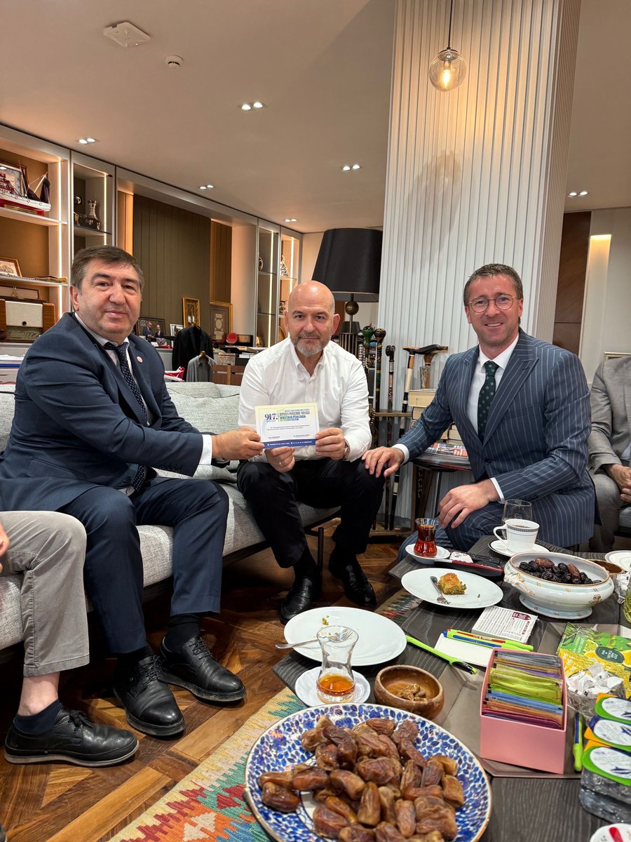 Önceki dönem İçişleri Bakanımız, AK Parti İstanbul Milletvekili Sayın Süleyman Soylu’yu, ASİAD İş Dünyası Derneği Başkanı Sn. Yücel Yalçınkaya öncülüğünde, Yönetim Kurulu üyelerimizle birlikte ziyaret ettik. 
Sayın Bakanımıza misafirperverliği için teşekkür ederiz. #süleymansoylu