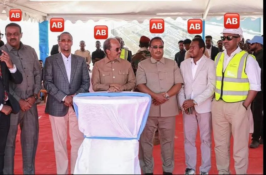 Madaxweyne Xasan  Sheekh Maxamuud 
"Igu doorta Soomaalinnimo."
 13 MAY 2022.