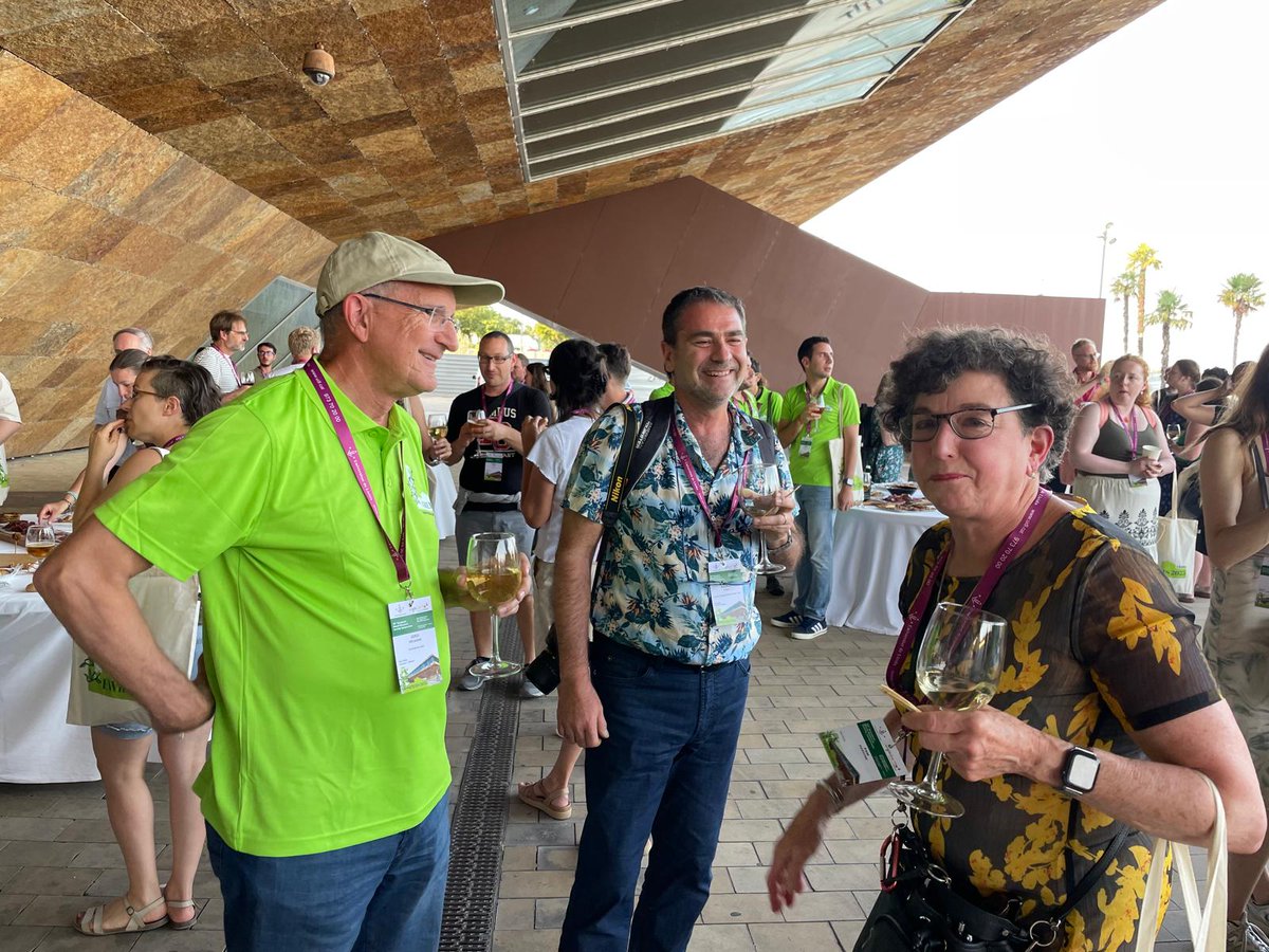 #ewrs2025
Watch out for this special guest, just arrived being welcomed by the EWRS president and the local Symposium organizer. Meet her on Wednesday giving her keynote speech @PamMarrone