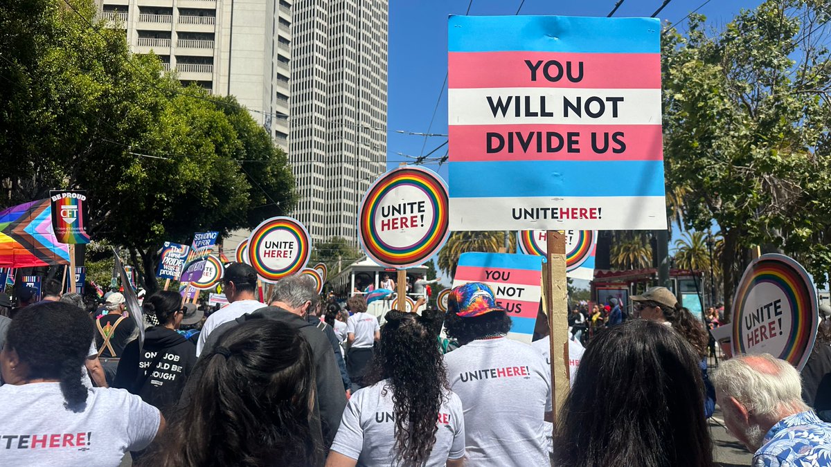 UniteHereL2's tweet image. 📢 "1, 2, 3, 4, open up the closet door!" Happy #Pride from Local 2! 🌈