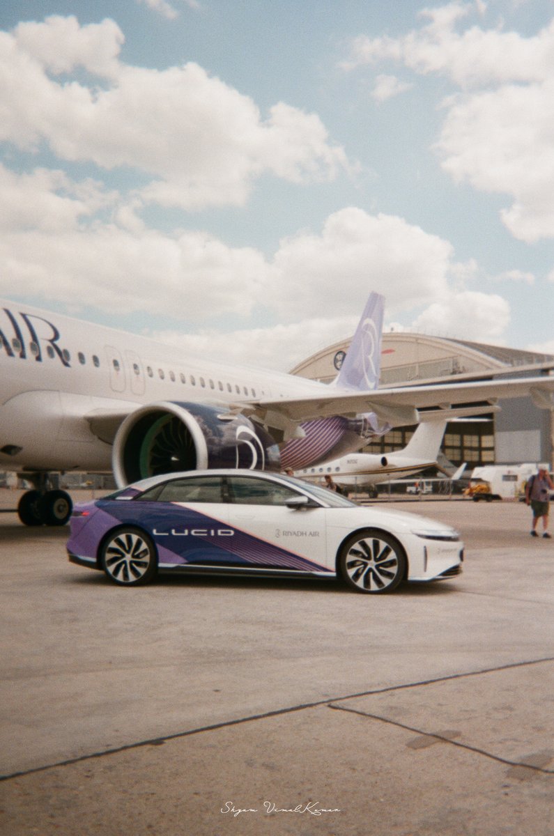 ShyamVimalKumar's tweet image. This was not just about seeing the aircraft up close, but also respecting the amount of work the community puts all together to make this successful. Happy faces and catching up with people (or Penguins @embraer) made this event special. Until next time!

#ParisAirShow #PAS2025