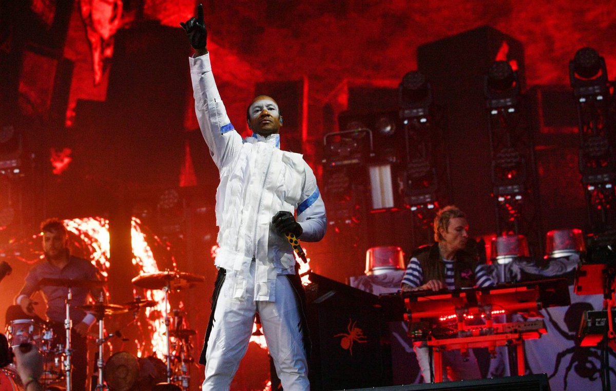 TheProdigyDaily's tweet photo. "This is the fourth time we have played this festival. There are supposed to be five of us, but six years ago, we lost our brother. This show tonight is dedicated to Mr. Fucking Flint. This is his night!" @maxim / @the_prodigy 
🔥✊✊
#theprodigy #Glastonbury2025 #Glasto #uk https://t.co/zxbRrl9b90