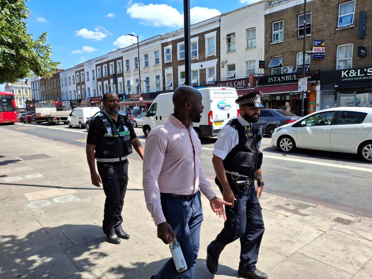 Angelo__Weekes's tweet image. 🚨 Today we launched our #ASBAwarenessWeek 2025 campaign in Finsbury Park!
Islington is backing “Stronger Communities, Safer Streets” with real action.
Today we walked key ASB hotspots around Nags Head and Seven Sisters. 👉 Report/learn more: islington.gov.uk/community-safe…