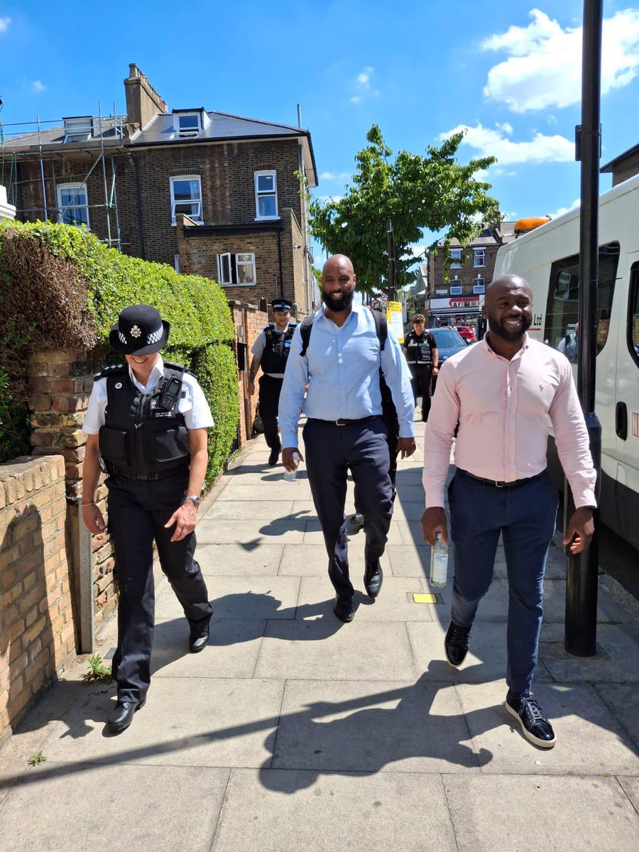 Angelo__Weekes's tweet image. 🚨 Today we launched our #ASBAwarenessWeek 2025 campaign in Finsbury Park!
Islington is backing “Stronger Communities, Safer Streets” with real action.
Today we walked key ASB hotspots around Nags Head and Seven Sisters. 👉 Report/learn more: islington.gov.uk/community-safe…