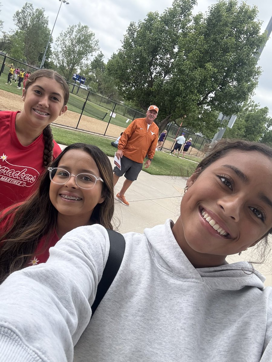 Sienna Hernandez (@sienna_hdez26) on Twitter photo WHAT A HONOR TO SEE THE GOAT HIMSELF! Definitely fangirling!😆 #HookEm <a href="/TexasCoachWhite/">Mike White</a> <a href="/TexasSoftball/">Texas Softball</a> WHAT A HONOR TO SEE THE GOAT HIMSELF! Definitely fangirling!😆 #HookEm <a href="/TexasCoachWhite/">Mike White</a> <a href="/TexasSoftball/">Texas Softball</a>