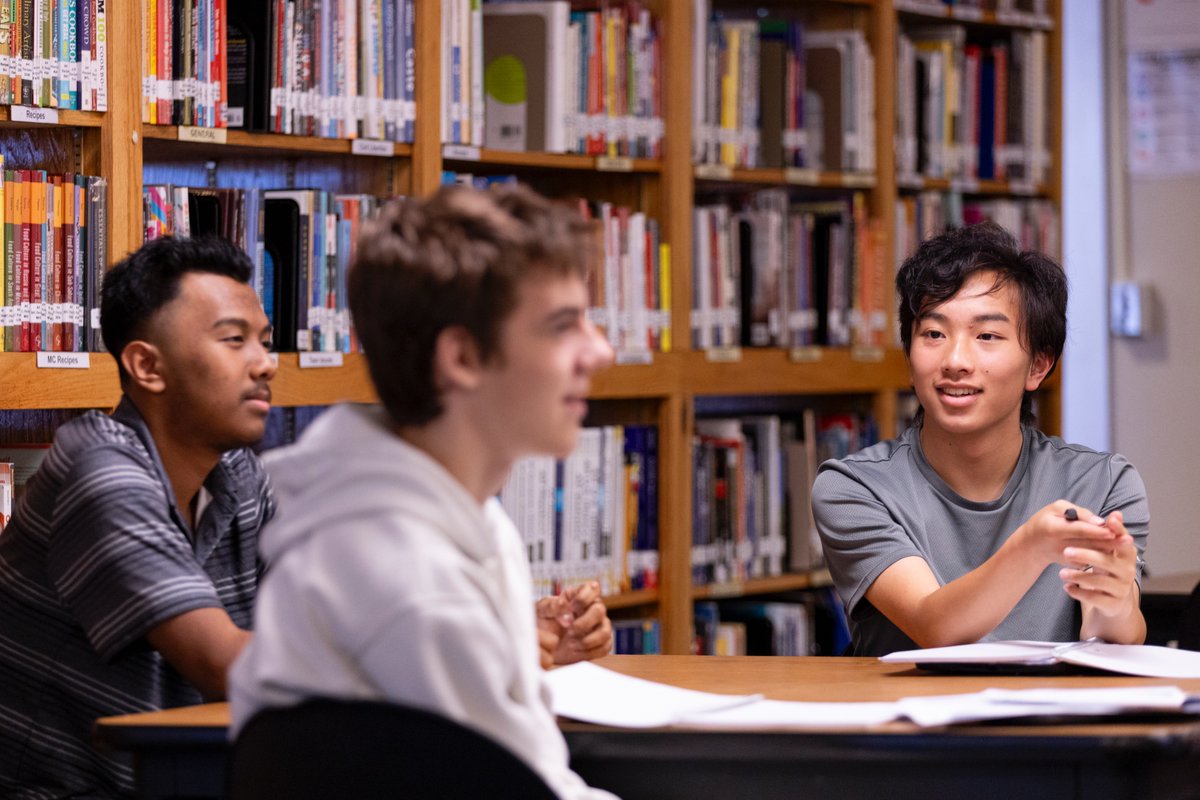 OmahaPubSchool's tweet image. .@OPS_Burke hosted the Rising Scholars Conference, which brought together students from across Omaha Public Schools. Students participated in hands-on learning, built academic skills & connected with peers from other schools. The conference also included a visit to the @UNOmaha.