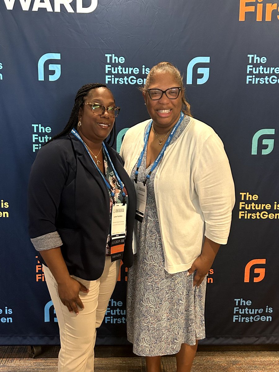 USCFIRST_GEN's tweet image. Today, LaNaé Budden, Ed.D. and Melissa Kupfer presented on during the NASPA Student Success in Higher Education Conference: “From Vision to Reality: Designing a First-Gen Center in One Year Through Collaborative Partnerships."
@UofSC
@NASPAtweets
@FirstgenForward