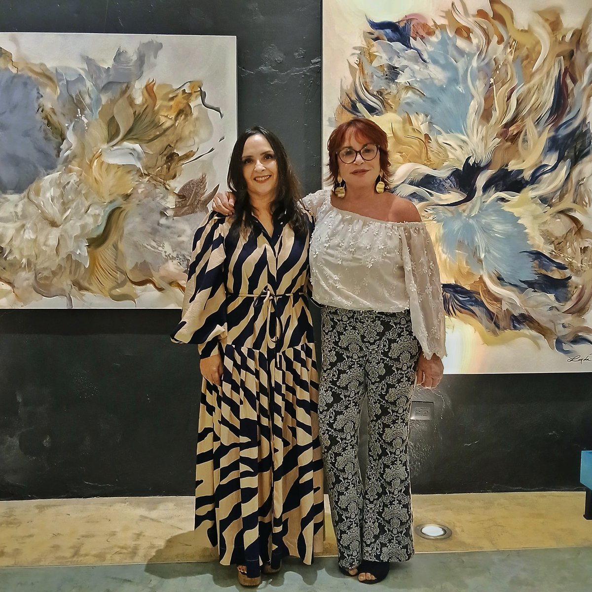 Kora180MX's tweet photo. 🌸 Fuerza creativa y sensibilidad femenina en “Flora” 

Entre trazos y emociones florece esta expo colectiva en Soho Galleries.
Alumnas del Estudio de Arte Layda Rodríguez celebran la belleza natural desde una mirada íntima y poderosa.

🖼️ Lunes a sábado, 10am a 5pm
📍C.60 #400A x 43 y 41, Centro, Mérida

#Arte #Pintura #Mujeres #Flora #Kora180 #KoraEscena