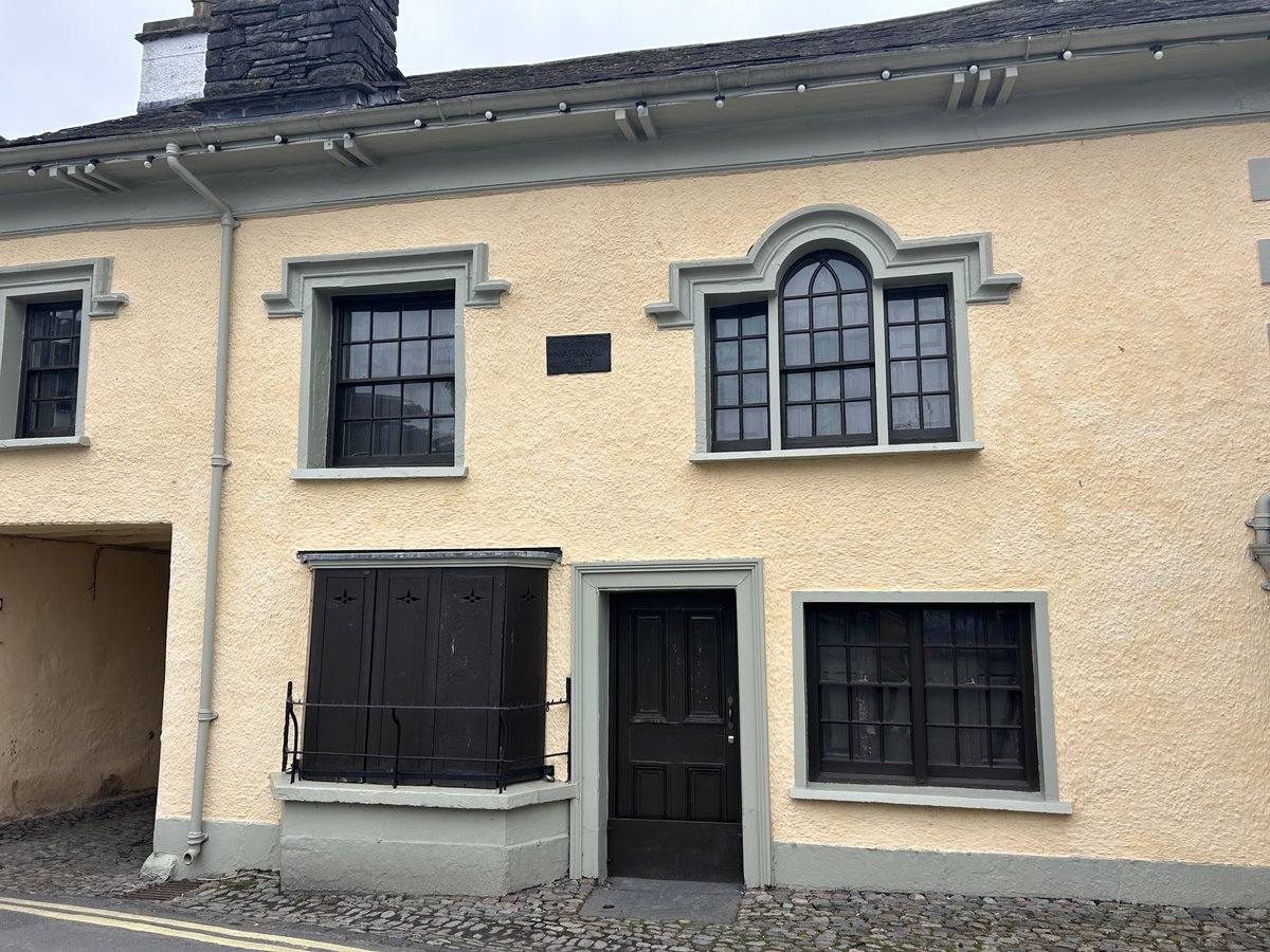 BeatrixPotterSo's tweet image. ⭐️We have exciting news to share!
The National Trust has announced that they plan to open their first-ever standalone second-hand bookshop in Hawkshead!
📚Tabitha Twitchit's Bookshop will be opening its doors on Tuesday 12 August in the former Beatrix Potter Gallery!