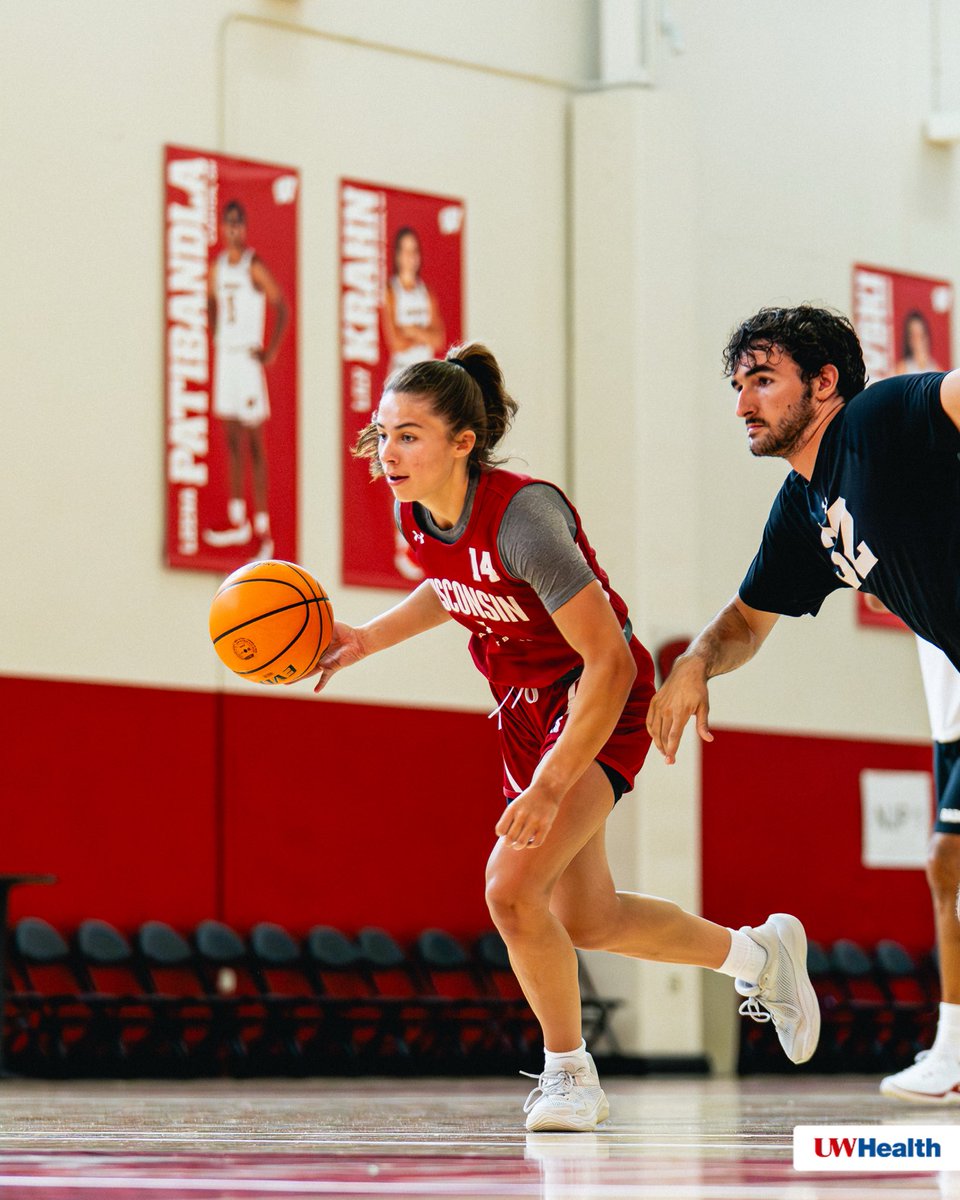 BadgerWBB's tweet image. Cookin’ up something special in the lab 🧪
#OnWisconsin | @UWHealth