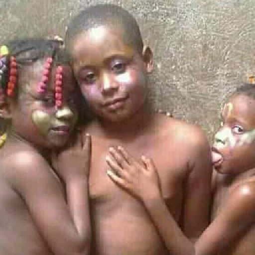 Mnashangaa mbona nasumbua hapa nje...kumbe  nlianza kitaambo.