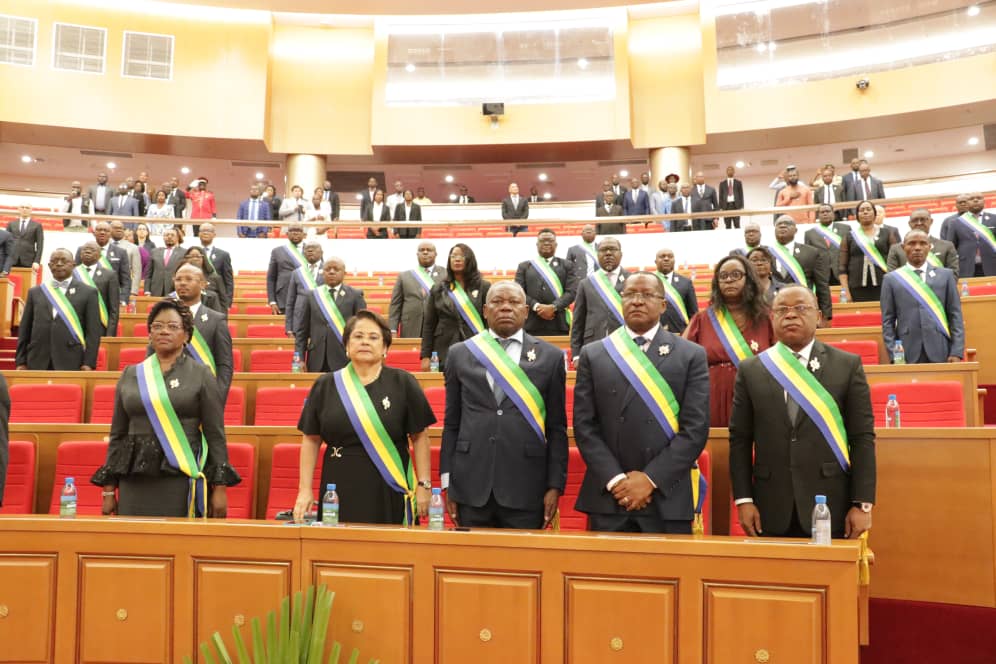 𝐓𝐫𝐚𝐯𝐚𝐮𝐱 🇬🇦|  Jean-François Ndongou, le PANT a adressé ses vives félicitations aux femmes et hommes de presse pour l'accompagnement et la vulgarisation des activités législatives au cours de ces quatre derniers mois.

 𝑙'𝑎𝑟𝑡𝑖𝑐𝑙𝑒 𝑖𝑐𝑖 👉:assemblee-nationale.ga/1-actualites-/…