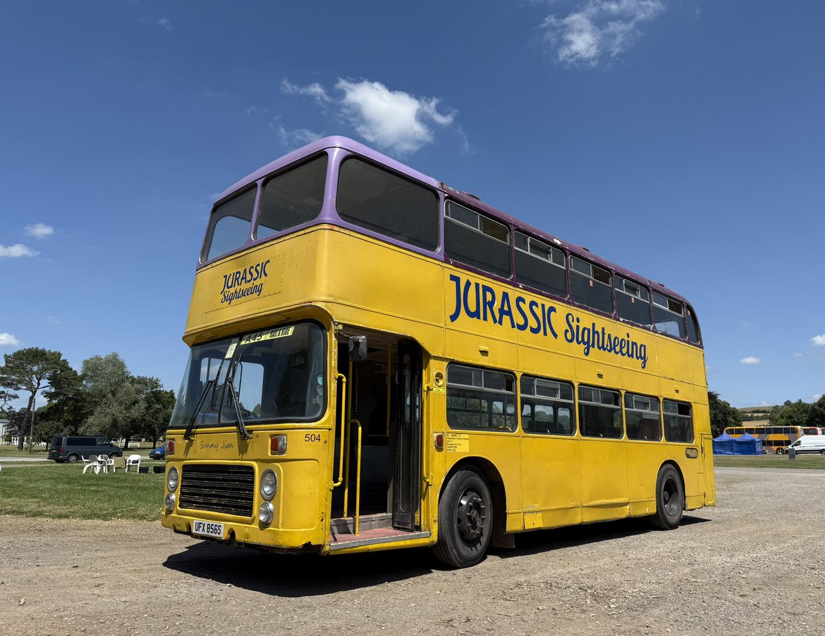 Last day at Glastonbury today, and it was a VR day!  UFX856S is a delight to drive and has a throaty roar to the exhaust.  It sounded lovely going through the narrow parts of the villages!
