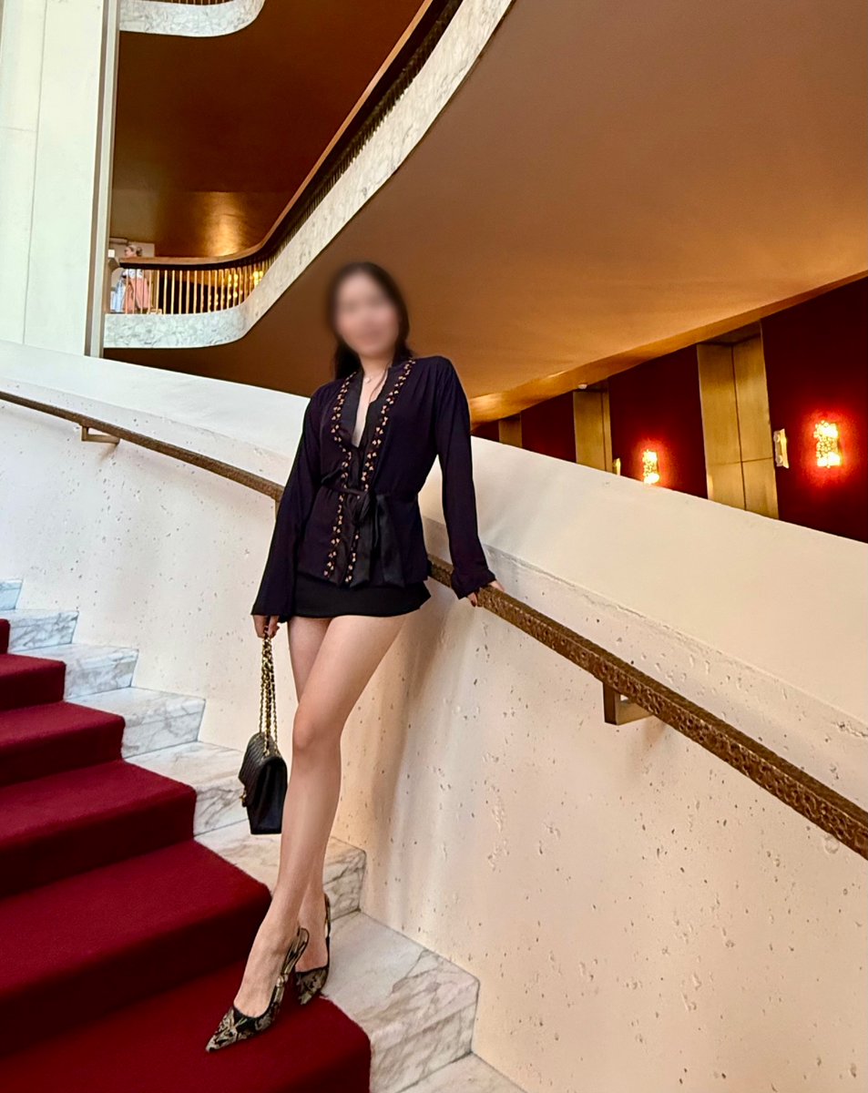 At the ballet with my micro skirt - getting death stares from older women 😆