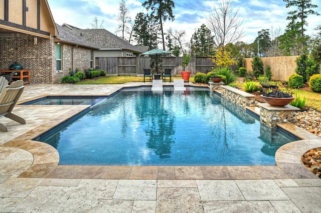 PlatinumPools's tweet image. From sleek and modern to rustic and natural, we design pools to fit your lifestyle and personal style. 🌟 Let us create a pool that reflects your unique taste.

#PoolLife #BackyardGoals #PoolFun #SummerVibes #TexasLiving #Houston #Beaumont