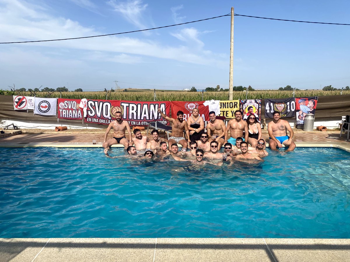 Temporada 24/25. 🔚

La gente a la que abrazas y besas es lo único que importa en la vida.

Aquí no solo defendemos los colores y el nombre de la ciudad que nos vio crecer; defendemos lo que somos: un barrio, una herencia, una verdad.

Mi gente. Mi peña. Mi casa.

25/26… 🔜