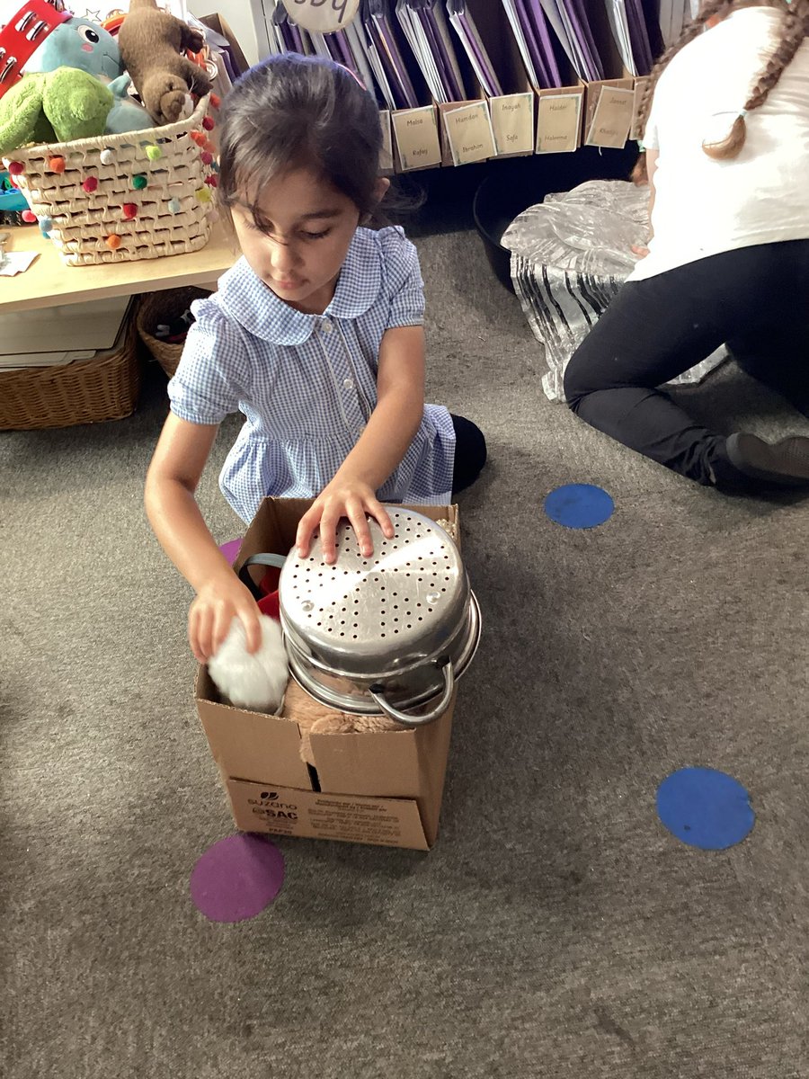 MrsGriffiths7's tweet image. This week we are reading the story Whatever Next. We’ve already started to act out the story 🧸🎁🧺🌙🦉 #eyfs #whatevernext #storytelling