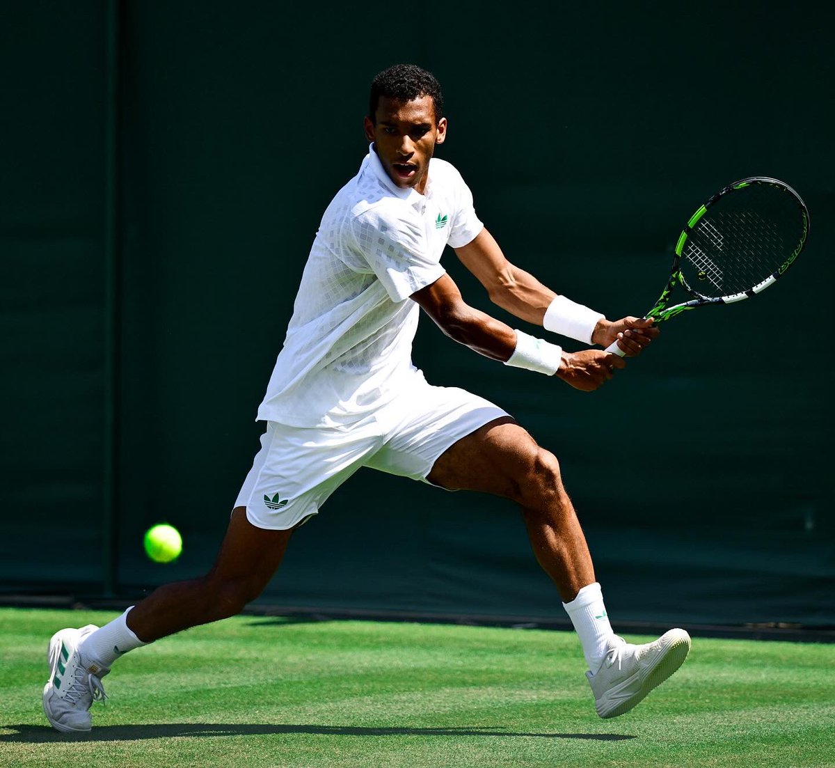felixtennis's tweet image. Good to get the first battle of the week under the belt 💚👊🏽 More to come
📸: Hannah Peters/ Getty Images