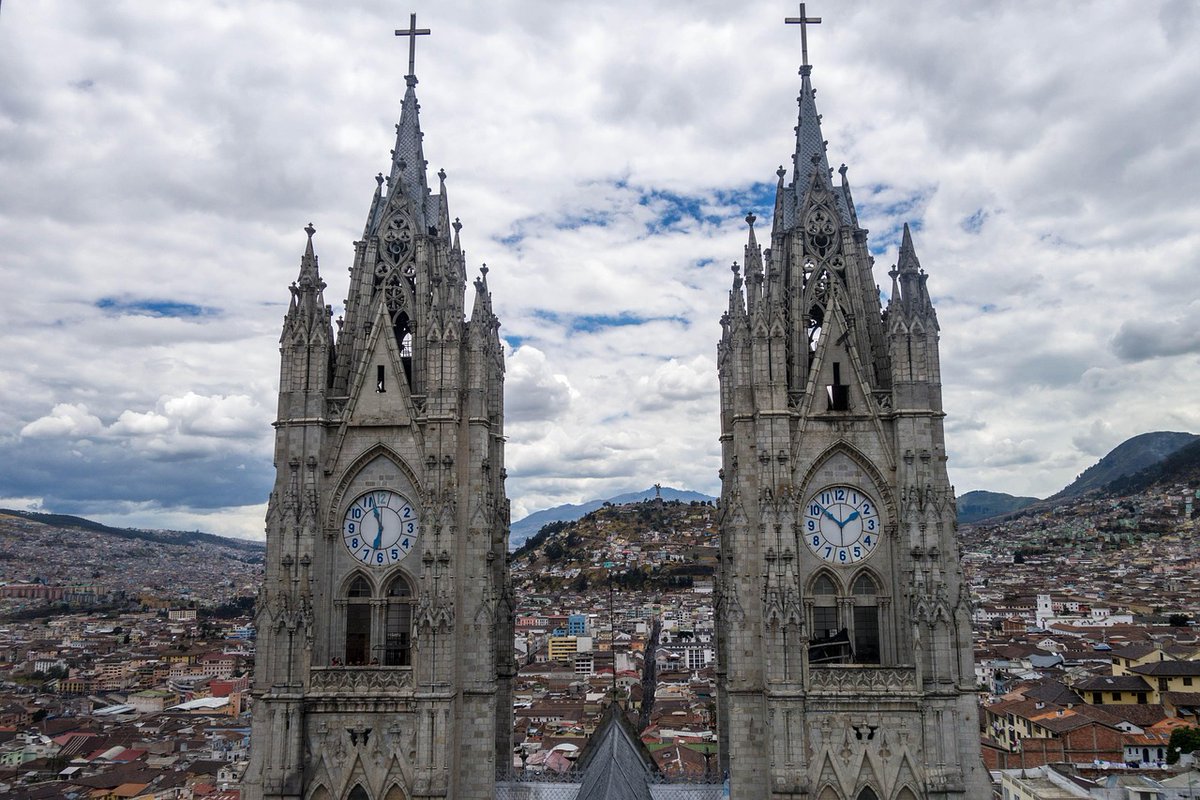 WanderLust1280's tweet image. This week's spotlight travel destination is the incredible city of Quito, Ecuador.  Nestled high in the Andes Mountains, the city is known for its rich history and stunning architecture.  The city's unique blend of indigenous and Spanish influences is evident in its culture,…