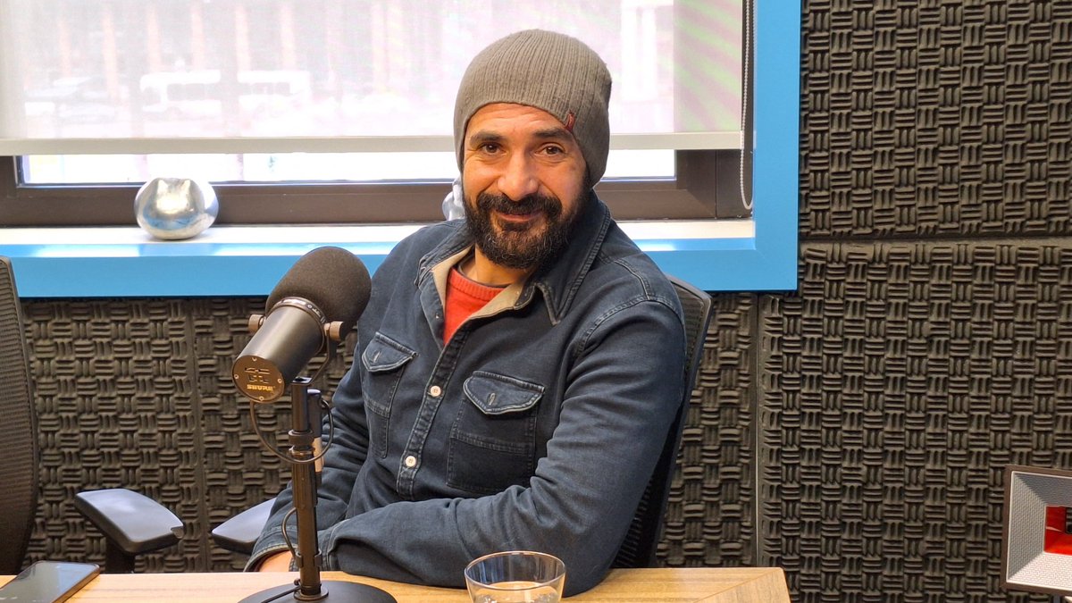 Radiomundo 1170 AM (@radiomundo1170) on Twitter photo 🎙️🎭 En #LaConversación ➡️ El clásico "Alicia en el País de las Maravillas" cobra vida en el Teatro Stella. Con su director, Sebastián Silvera.
Entrevista de <a href="/GabyFree/">Gabriela Pintos Barú</a>.
enperspectiva.uy/en-perspectiva… 🎙️🎭 En #LaConversación ➡️ El clásico "Alicia en el País de las Maravillas" cobra vida en el Teatro Stella. Con su director, Sebastián Silvera.
Entrevista de <a href="/GabyFree/">Gabriela Pintos Barú</a>.
enperspectiva.uy/en-perspectiva…
