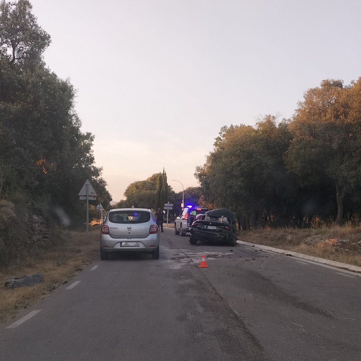 🔴 | Accident d’un vehicle a la B-1310, a l’altura de la desviació cap al nucli urbà de Castellcir (Moianès). Hi intervenen tres vehicles dels <a href="/mossos/">Mossos</a>: dos de Seguretat Ciutadana i un de Trànsit.

<a href="/Eix59/">Eix 59</a> <a href="/onacodinenca/">Ona Codinenca</a>