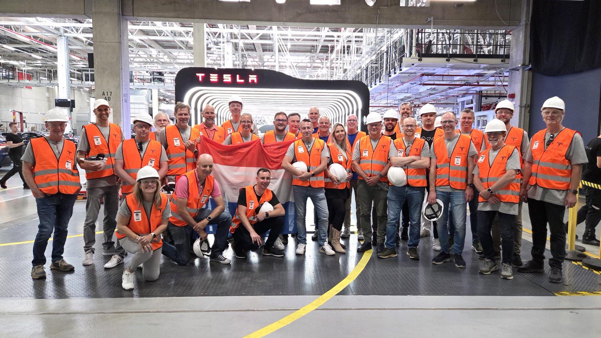 Wat een dag! Met de club hebben we onze leden weer een onvergetelijke tour in de Gigafactory in Berlijn bezorgd. Wil jij er de volgende keer ook bij zijn? Word lid via teslaownersclub.nl en blijf op de hoogte! Tx <a href="/teslaeurope/">Tesla Europe, Middle East & Africa</a> @teslamanufacturing

What a day! Our club