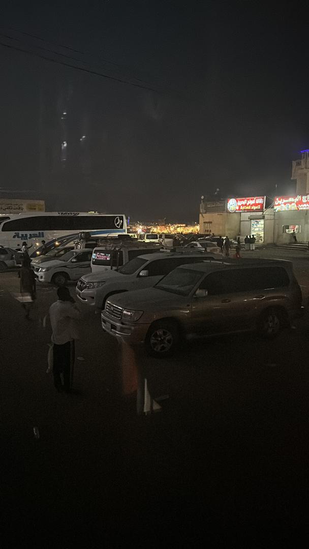 اخخخ من زحمه العبر 💔💔
بوصل جده وانا ميت 💔😭