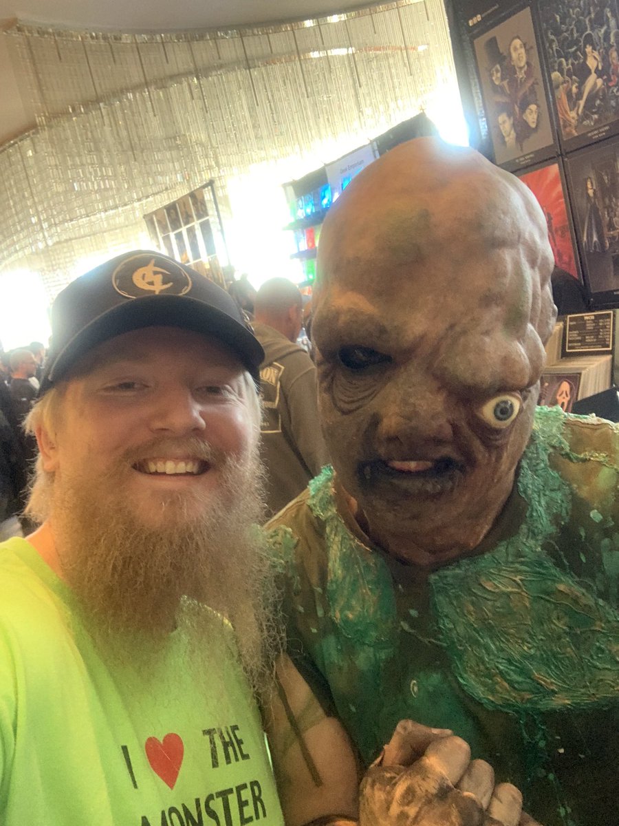 comradeslug's tweet photo. Movies are fun https://t.co/6zCIQ64sQm