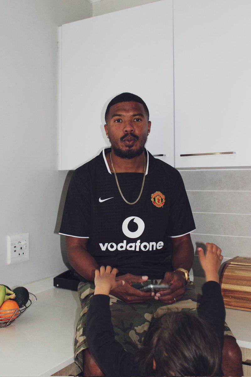 Lyle Lakay tweet media