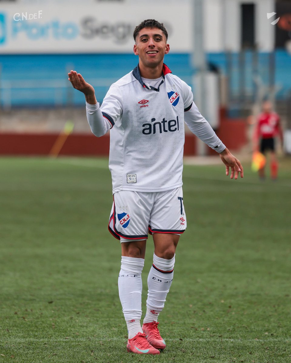 Con gol de Bruno Arady el Decano venció 1 a 0 a Peñarol en el clásico de 3ra división ⚽️
 
¡NACIONAL NACIONAL! 🔵⚪️🔴