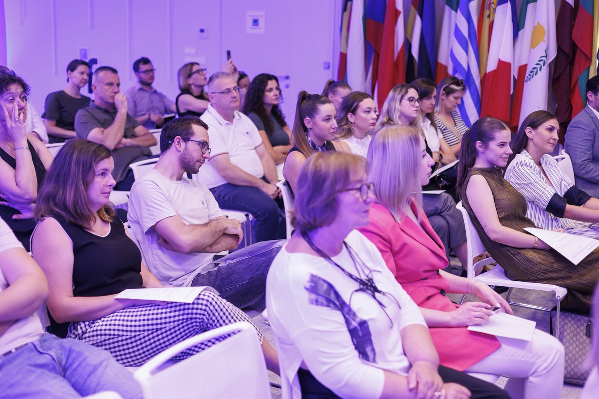 EK_Hrvatska's tweet image. O budućnosti medija - Ozren Kronja (HUDI) i Goran Penić (@DZNAP2024) -  kako AI i velike tehnološke platforme mijenjaju medijski krajolik u 🇭🇷 – od pitanja autorskih prava i regulacije sadržaja do utjecaja algoritama na vidljivost i održivost kvalitetnog novinarstva.