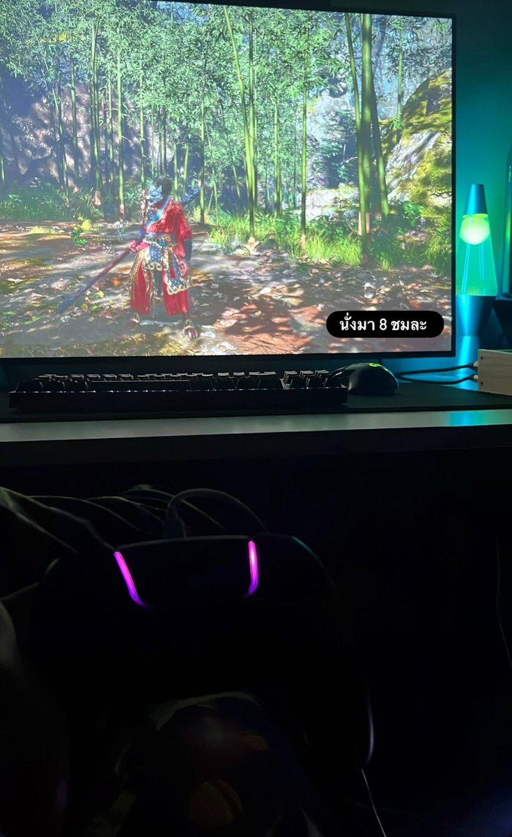 สายตาจะไม่สั้นขึ้นเร็วได้งัย ห้องก็แสงน้อยขนาดนี้