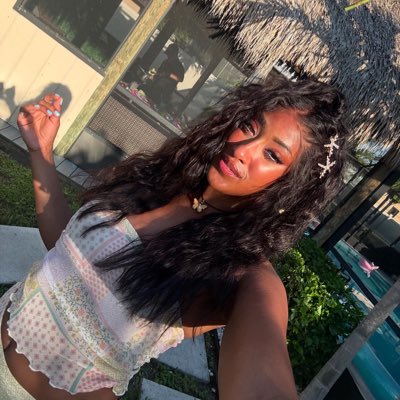 bassskitty's tweet photo. #NewProfilePic https://t.co/Y9r716CPp9