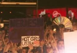 esinin postu ve pankartim.. <a href="/zeynepokktay/">zeynepokktay</a> <a href="/esinbahat/">irem v2</a>