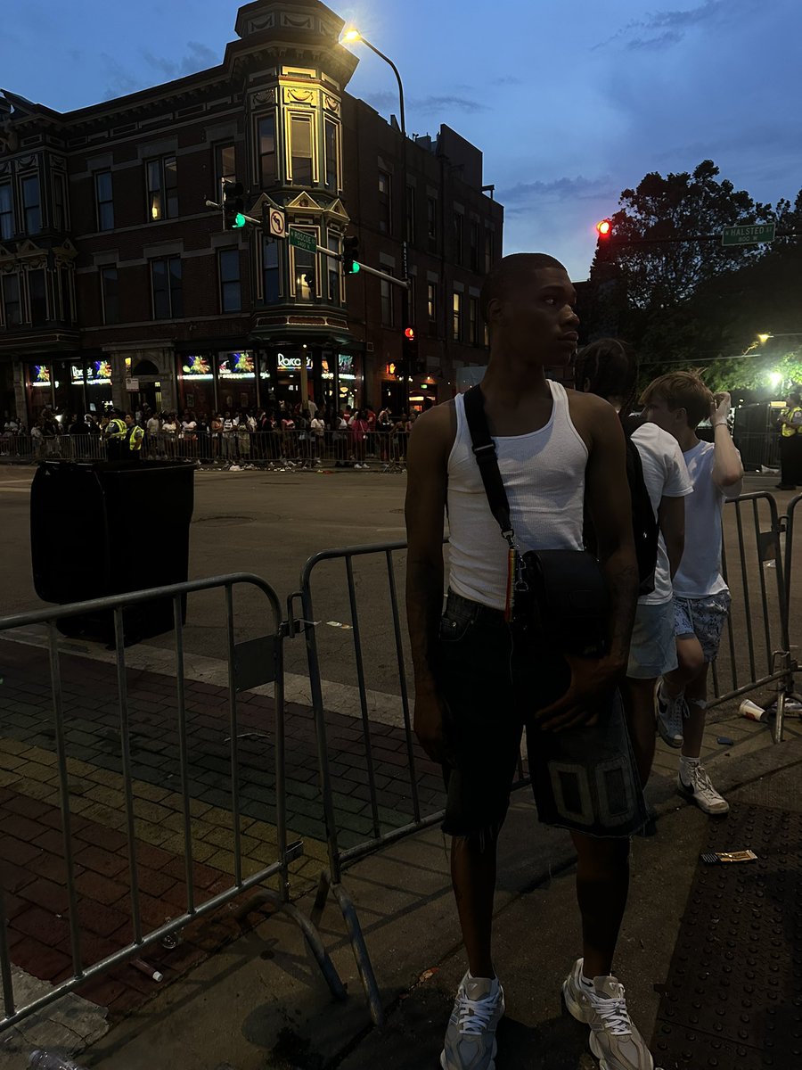 Outside🔱 #pride #chicagopride #pride2025