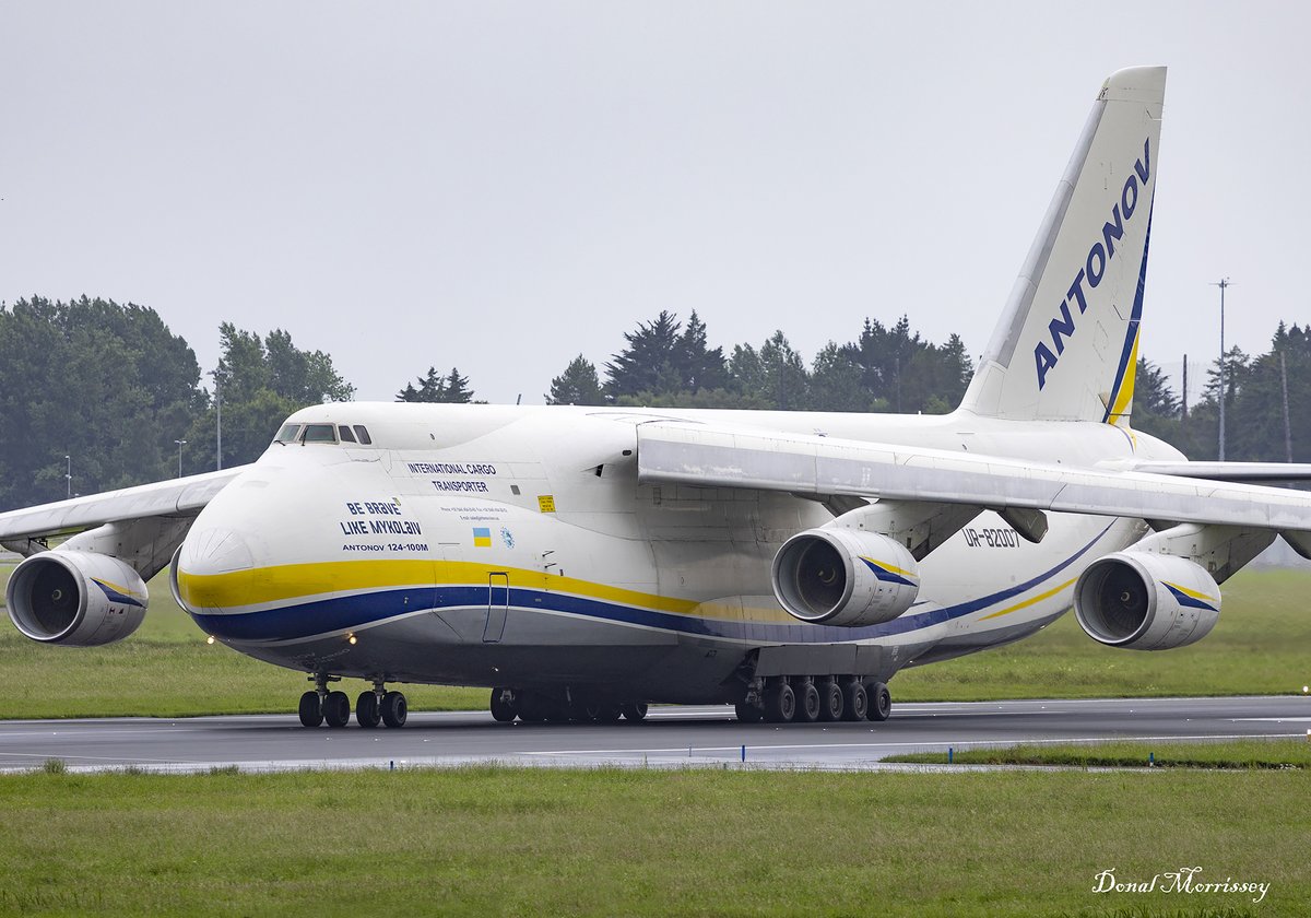 birrlad's tweet image. Departing a wet @ShannonAirport on Saturday Antonov Design Bureau An-124 UR-82007.
#Avgeek #aviation #airline #airtravel #airfreight #Cargo #Antonov #ShannonAirport #planespotting