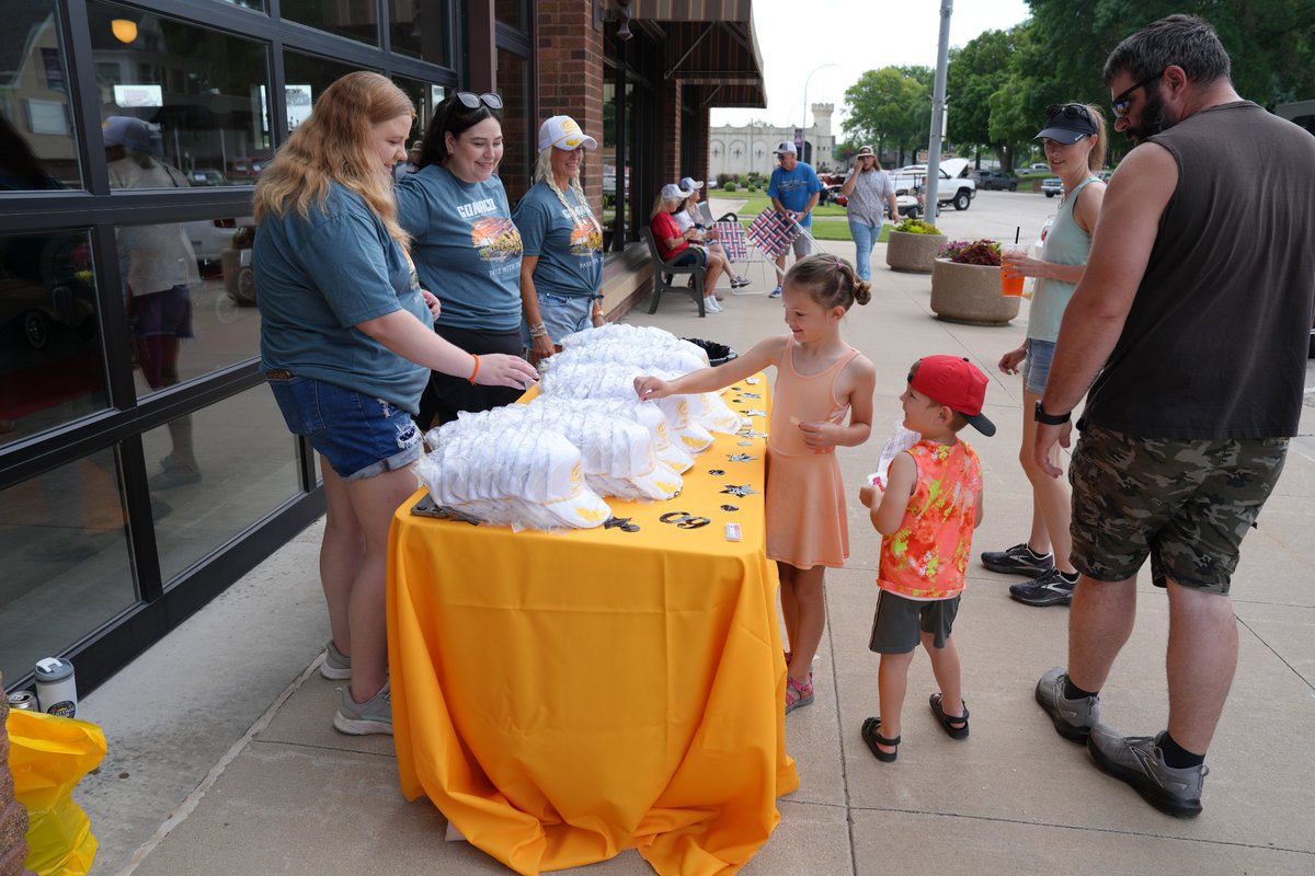 What an honor to lead the way! 🚎🎉

Thank you Ida Grove, for letting us be your Heritage Days 2025 Grand Marshal- we had a blast celebrating with such an amazing community! 

We hope everyone had a chance to pop down to the car museum and check out the first Commander III!