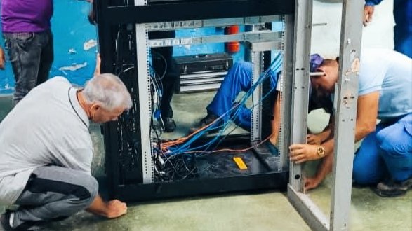 📍 De vital importancia son las alianzas entre universidades y empresas. 
Hoy, el nodo central de la <a href="/UnivArtemisa/">Universidad de Artemisa "Julio Díaz González"</a>, fue trasladado hacia nuestras instalaciones en la DT de Artemisa 😊, para mejorar el acceso y estabilidad de los servicios de telecomunicaciones.
#EtecsaConCuba 🇨🇺