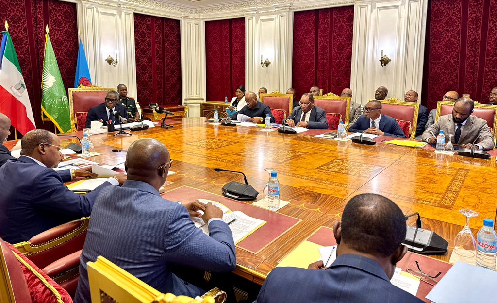 Ante la alarmante prevalencia del VIH en Guinea Ecuatorial, he convocado hoy una reunión urgente con el Comité Político de Emergencias Sanitarias para instar la inclusión sistemática de la prueba del #VIH en todas las #analíticas médicas realizadas en los centros sanitarios del