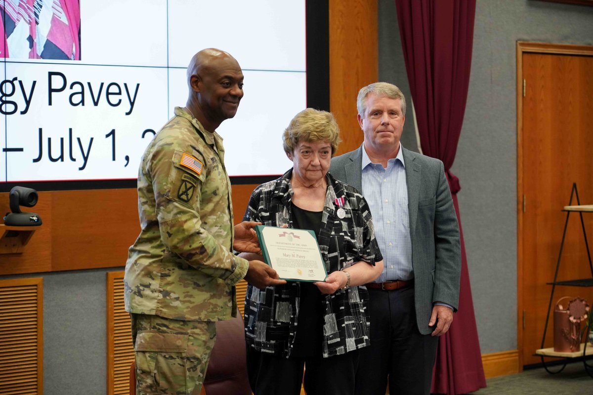 usacac's tweet image. Today, Miss Mary "Peggy" Pavey retired after nearly 6 decades of US Army and American history at the Combined Arms Center. Later this week, check out our story covering Miss Peggy's career. #Army250 #ThisWeWillDefend