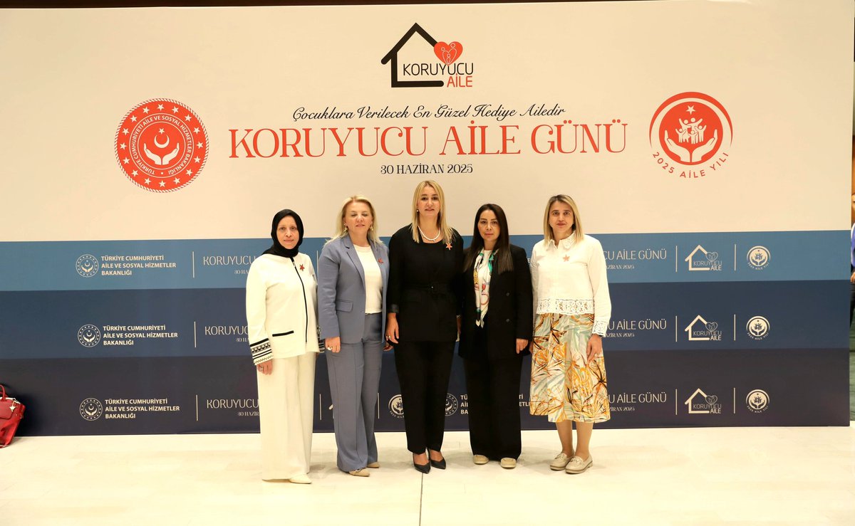 GercekTekin's tweet photo. 📍Cumhurbaşkanlığı Külliyesi  

Saygıdeğer @EmineErdogan Hanımefendi’nin teşrif ve hitaplarıyla gerçekleşen #KoruyucuAileGünü programına katıldık.

Koruyucu ailelerimiz; yarınlarımıza umut olan gerçek kahramanlarımız. Bu kutsal görevi yürekten üstlenen tüm ailelerimize şükranlarımızla...  

#KoruyucuAilem #AileYılı @tcailesosyal
@AKKADINGM @tugbaisikercan