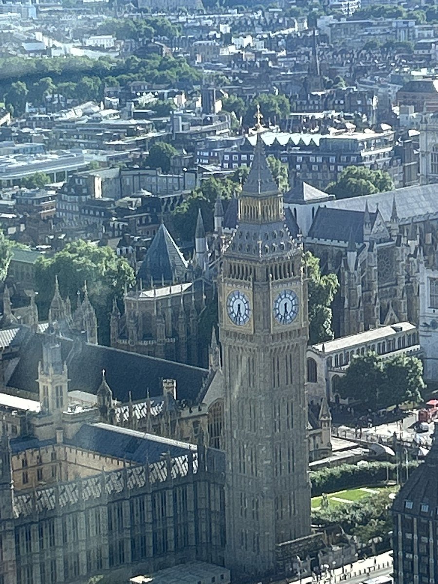 When you give your son your phone while on the London eye and he says you may have 1 or 2 pictures of Big Ben. Try 100 nearly 200 🤪🤣