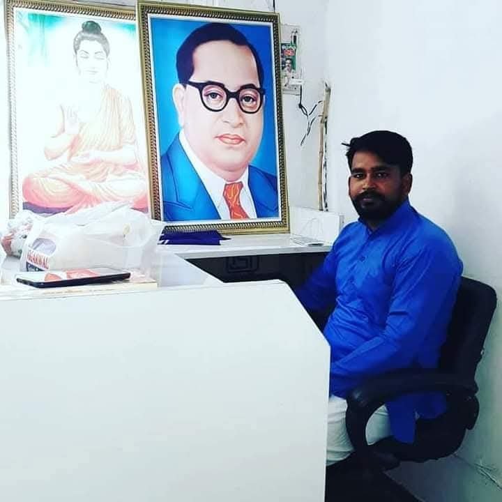 जो कौम अपना इतिहास नहीं जानती है, वह कौम कभी अपना इतिहास नही बना सकती है

एक आदमी को शिक्षित करो, तुम एक व्यक्ति को शिक्षित करते हो; एक महिला को शिक्षित करो, तुम एक परिवार को शिक्षित करते हो

डॉ बाबासाहेब अम्बेडकर

🆔 पर जिंदा हो तो कमेंट में अपने उपस्थिति दर्ज कराओ

जय भीम 🇮🇳🙏