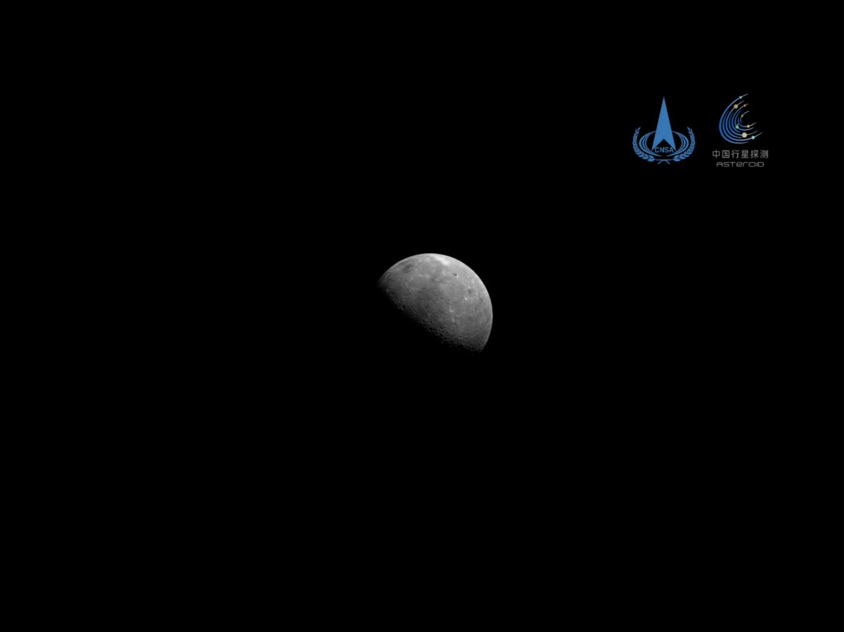 CNSA just released the images of Earth and Moon taken by Tianwen-2 on its way to asteroid 469219 Kamoʻoalewa