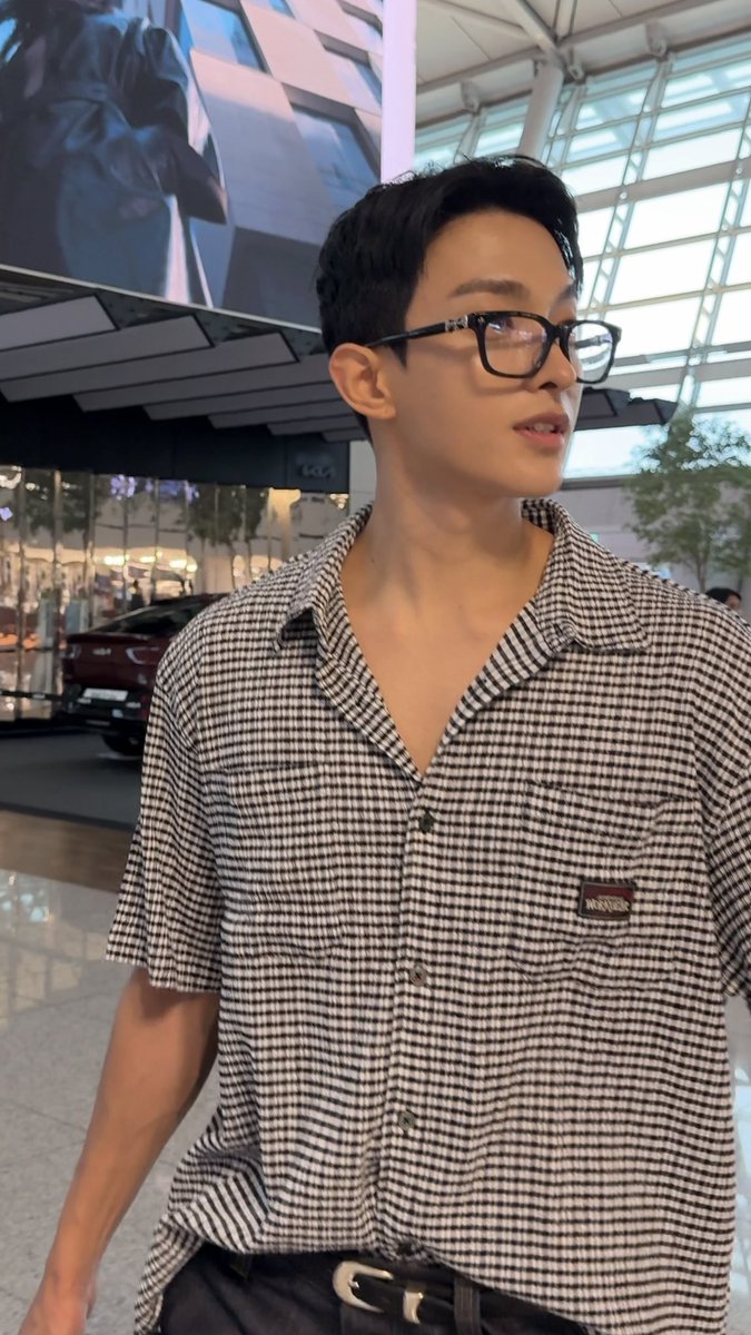 jjonnonuu's tweet image. PENDEK BANGET TERNYATA RAMBUTNYA 😭 GANTENGNYOOOOOO 🫶🏻